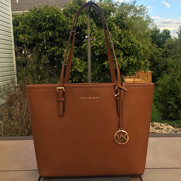 NWT Michael Kors Jet Set Travel Carryall Tote - Picture 2 of 5